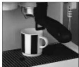 Solis Crema SL 70 - With the appliance ready, fit the appropriate filter (one-cup or two-cup) into the filter holder. - 6