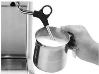 Solis Espresso Master 113 - Comment faire fonctionner le mousseur du lait pour un cappuccino ou un café latte - 3