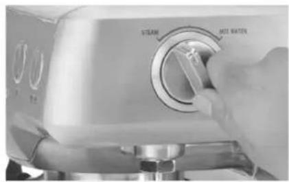 Solis Espresso Master 113 - Comment faire fonctionner le mousseur du lait pour un cappuccino ou un café latte - 2
