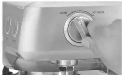 Solis Espresso Master 113 - How to texture milk for a capuccino or latté - 2