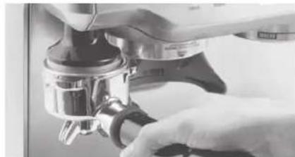 Solis Barista Pro 114 - SCHRITT 6 - KAFFEEPULVER ANPRESSEN - 1