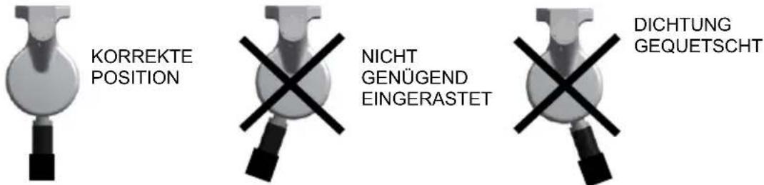 Expobar Markus - Einlegen des Siebträgers in der Gruppe - 1