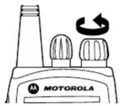 MOTOROLA CP040 - DE PORTOFOON AAN- EN UITZETTEN - 2