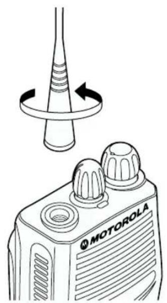 MOTOROLA CP040 - Afmontering af antennen - 1