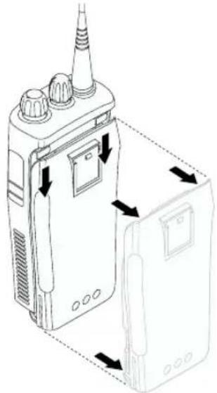 MOTOROLA CP040 - Az akkumulátor levétele - 2