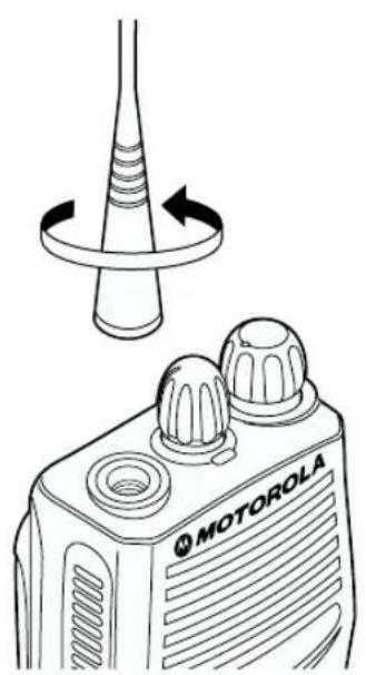 MOTOROLA CP040 - Instalowanie anteny Odfaczanie anteny - 2