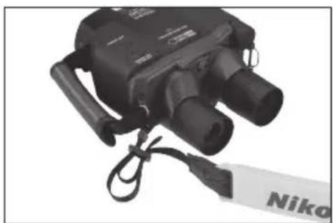 NIKON StabilEyes 14x40 - ネックストラフの取り付け方 - 2