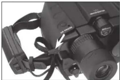 NIKON Stabileyes 12x32 - ネックストラップの使い方 - 2