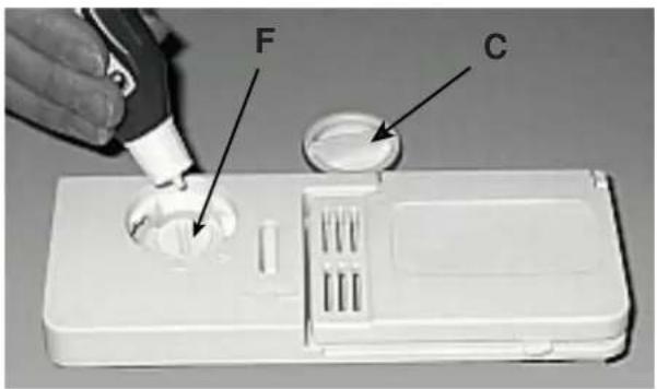 Ariston Thermo LL 65 S NA - Loading the rinse aid. - 1