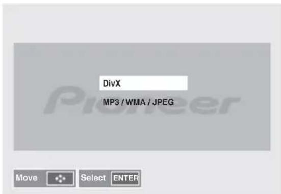PIONEER XCM52BTK - Premere ↑/↓ per selezionare DivX o MP3/WMA/JPEG. - 1