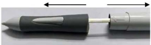 AIPTEK HyperPen 10000U - Einlegen der Batterie in den digitalen Zeichenstift - 1