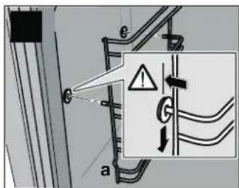 CONSTRUCTA CF232553 - Risque de brûlure du aux pieces chaudes de le compartment de cuisson! - 4