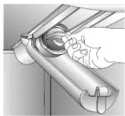 AMANA AC 2224 PEKW - Byte av vattenfilter - 1