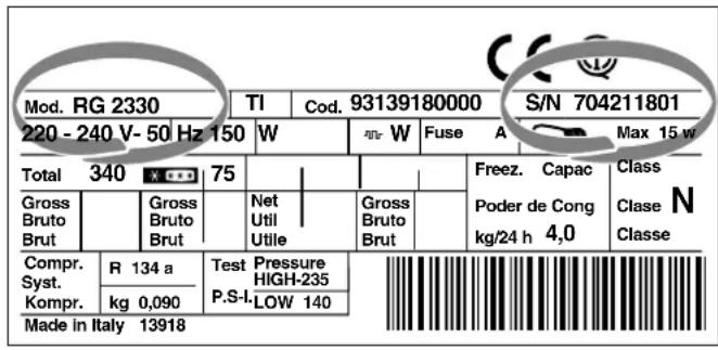 SCHOLTES RCS 334 VNE - Er is water op de bodem van de koelkast. - 1