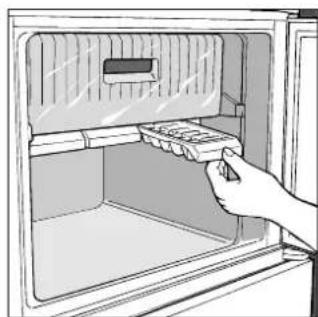 Ariston Thermo KDF 290 A - There is water on the bottom of the refrigerator. - 3