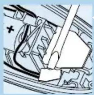 PHILIPS HQC482 - Open de behuizing. - 1