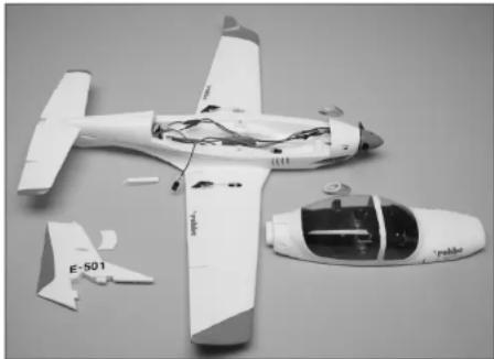 ROBBE Grob G 120TP - Contenu du kit: - 1