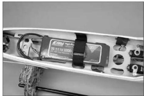 E-flite Mystique 2.9m ARF - MOTOR INSTALLATION/EINBAU DES MOTORS/INSTALLATION DU MOTEUR/INSTALLAZIONE DEL MOTORE - 3