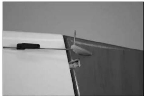 E-flite Mystique 2.9m ARF - RUDDER AND ELEVATOR SERVO INSTALL/EINBAU VON SEITEN- UND HÖHENRUDERSERVO/INSTALLATION DES SERVOS DE PROFONDEUR ET DE DÉRIVE/ INSTALLAZIONE DEI SERVI PER TIMONE ED ELEVATORE - 11