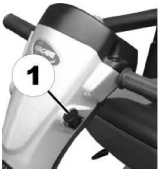 Invacare Comet Alpine - Débrancher le chargeur du scooter - 1