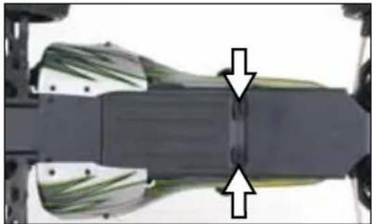 XciteRC Shortcourse one12 - Insert the drive battery - 1