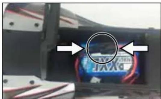 XciteRC Shortcourse one12 - Fahrakku einlagen - 2