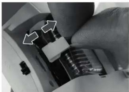 ACME zoopa Q420 Cruiser - Inserting the battery - 2