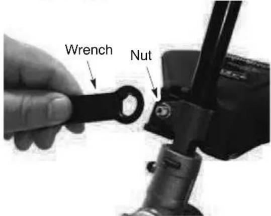 MCCULLOCH GB 320 - ATTACHING THE SHIELD - 2
