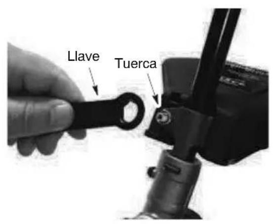 MCCULLOCH GB 320 - COLOCACION DE LA PROTECTOR PARA RECORTADA - 2