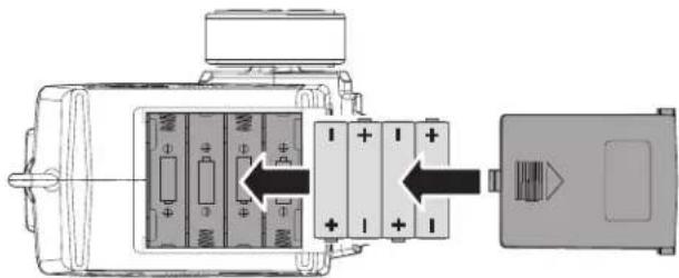 Axial RR10 Bomber - INSTALLATION DES PILES DE L'ÉMETTEUR - 4