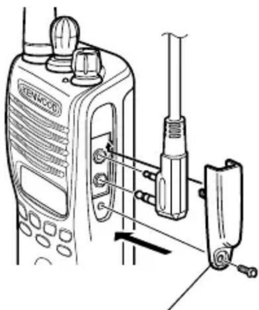 KENWOOD TK2312 - BEVESTIGEN VAN DE OPTIONELE LUIDSPREKER/MICROFOON OF HOOFDTELEFOON - 1