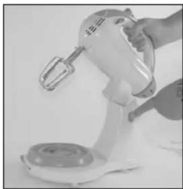 QUIGG GTHMB01 - Mixer auf den Sockel setzen - 2