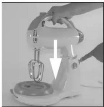 QUIGG GTHMB01 - Mixer auf den Sockel setzen - 1