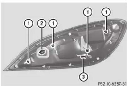 Mercedes-Benz CLS Coupe (2013) - Feux de recul - 1