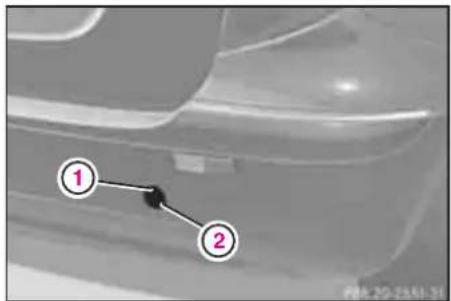 Mercedes-Benz AClass (2005) - はん引フックの取付位置（フロCNT） - 1