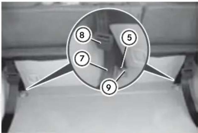 Mercedes-Benz MClass (2009) - リアシート後方に取り付たとき - 1