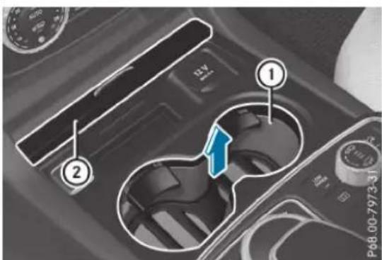 Mercedes-Benz GLS (2017) - Porte-gobelets dans la console centraleincorpore à la touche s'allume. avant Activation de la fonction de - 1