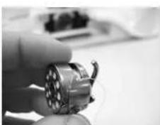 JOCCA 6643 - HOW TO CHANGE THE LOWER THREAD BOBBIN - 5