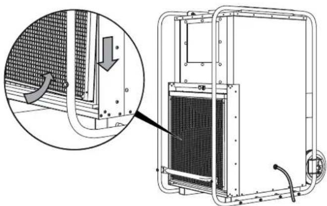 TROTEC TTK 1500 - Messa in funzione Inserimento del filtro dell'aria - 2