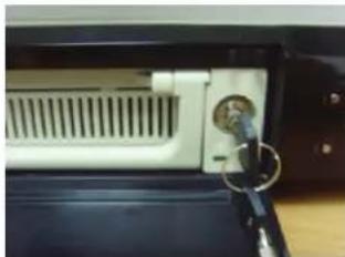 KONIG SECDVR416 - Installation du disque dur dans le tiroir HDD (Disque dur amovible) - 2