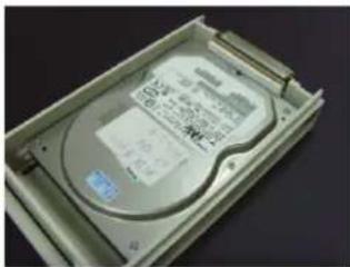KONIG SECDVR416 - Kiintolevyn asennus HDD-telineeseen (irrotettava kiintolevy) - 4