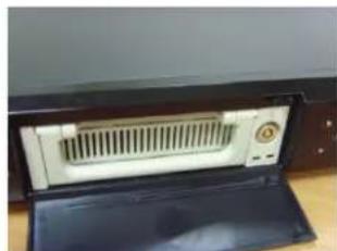 KONIG SECDVR416 - Installatie van de harde schijf in de HDD-bay (verwijderbare harde schijf) - 1