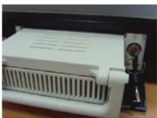 KONIG SECDVR416 - Einbau der Festplatte in das HDD Gehäuse (rausnehmbare Festplatte) - 3
