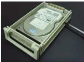KONIG SECDVR416 - Installation du disque dur dans le tiroir HDD (Disque dur amovible) - 6