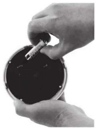 KONIG SECDUMMYCAM25 - Inserimento delle batterie: - 3