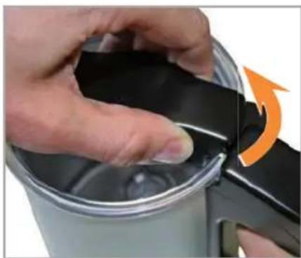 Lattemento LM300P - Préparation de la mousse de lait - 1