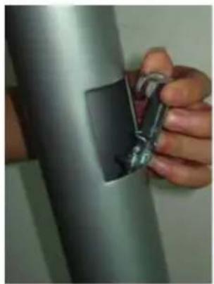 Klarfit Mobi FX 250 - How to pull the extension cable out of the front support: - 3