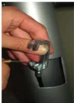Klarfit Mobi FX 250 - How to pull the extension cable out of the front support: - 5
