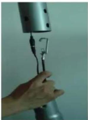 Klarfit Mobi FX 250 - Wie man das Veränderungskabel aus der vorderen Stützezieht: - 2