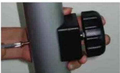 Klarfit Mobi FX 250 - How to pull the extension cable out of the front support: - 7